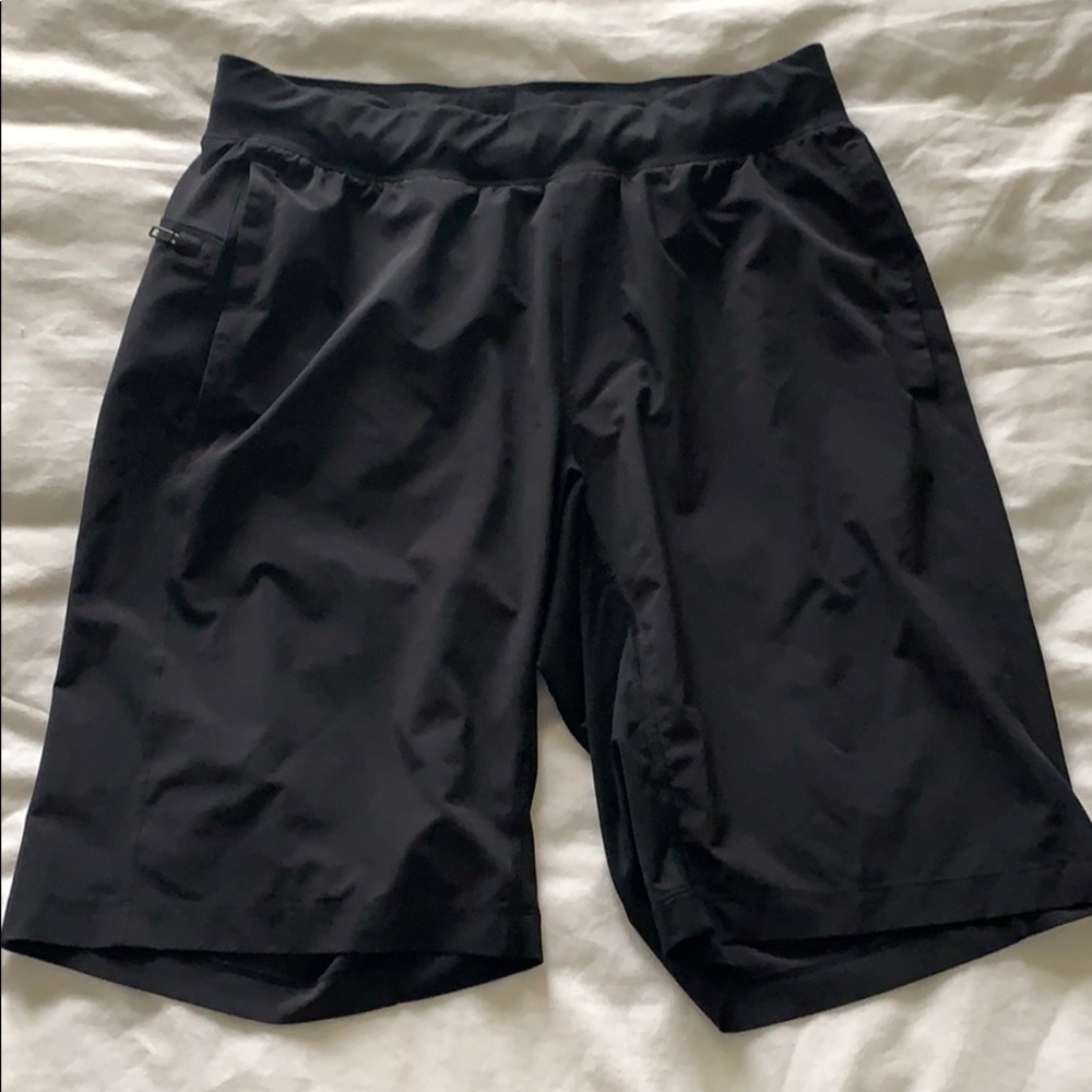 Lululemon T.H.E short 11” liner less